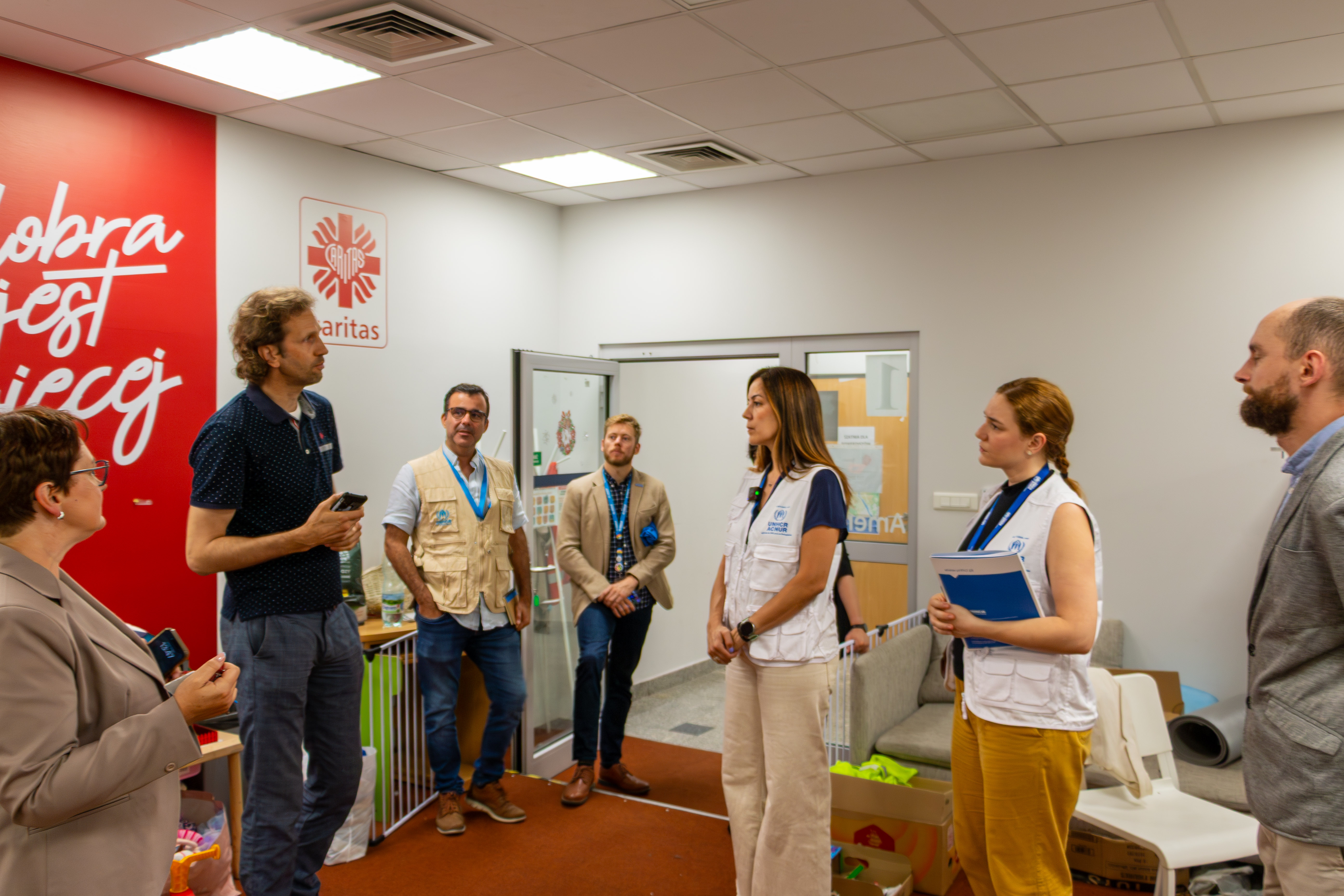 Elementos da Portugal com ACNUR e ACNUR Polónia visitam o Caritas Community Centre em Varsóvia. © Portugal com ACNUR/Francisco Machado