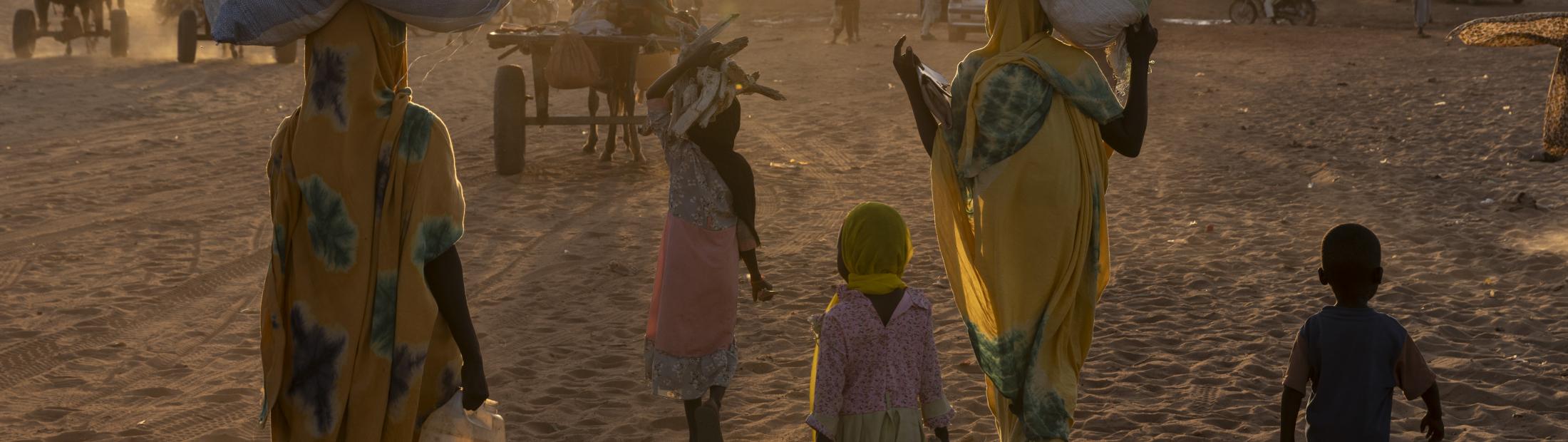 A violência implacável no Sudão impulsiona o êxodo contínuo de refugiados 