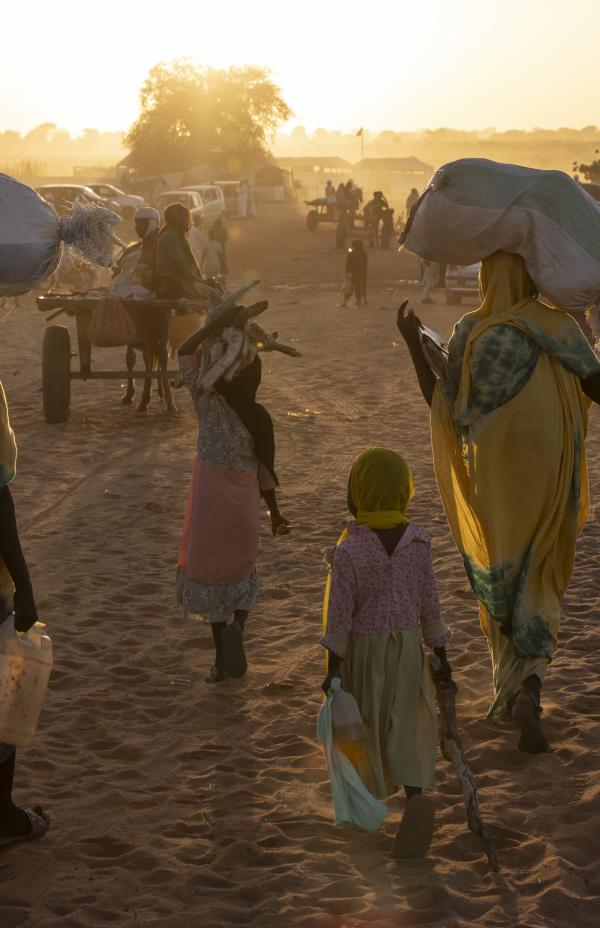 A violência implacável no Sudão impulsiona o êxodo contínuo de refugiados 