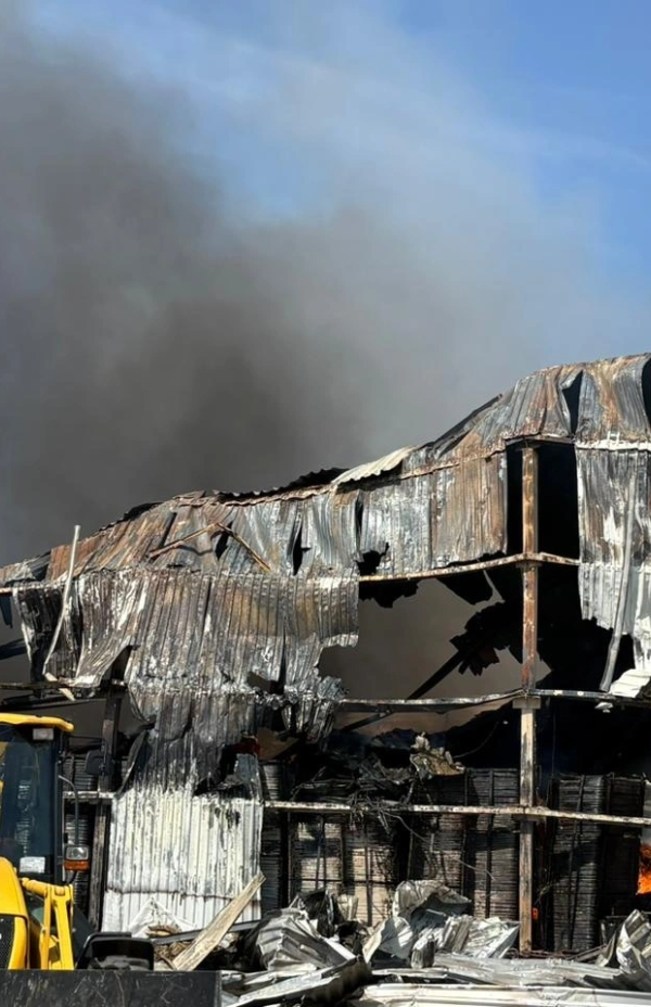 Declaração da Representante do ACNUR sobre o ataque mortal em Dnipro, que destruiu ajuda humanitária no armazém do ACNUR.