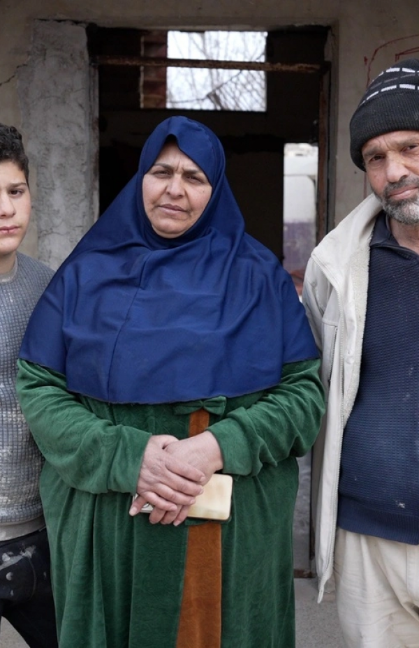 Refugiados que regressam encontram conforto em casa apesar da destruição no sul da Síria