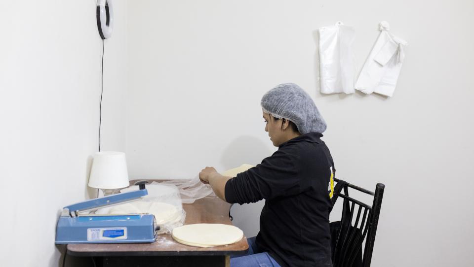 A formação em empreendedorismo ajuda as pessoas refugiadas venezuelanas a encontrar estabilidade 