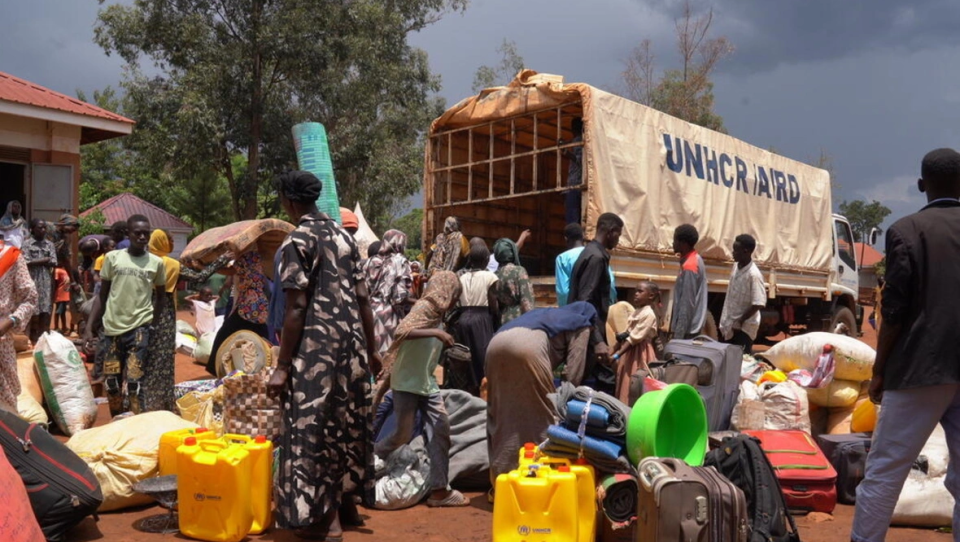 Quase 2 milhões de refugiados em risco à medida que os fundos de emergência para o Uganda se esgotam e os serviços são cortados